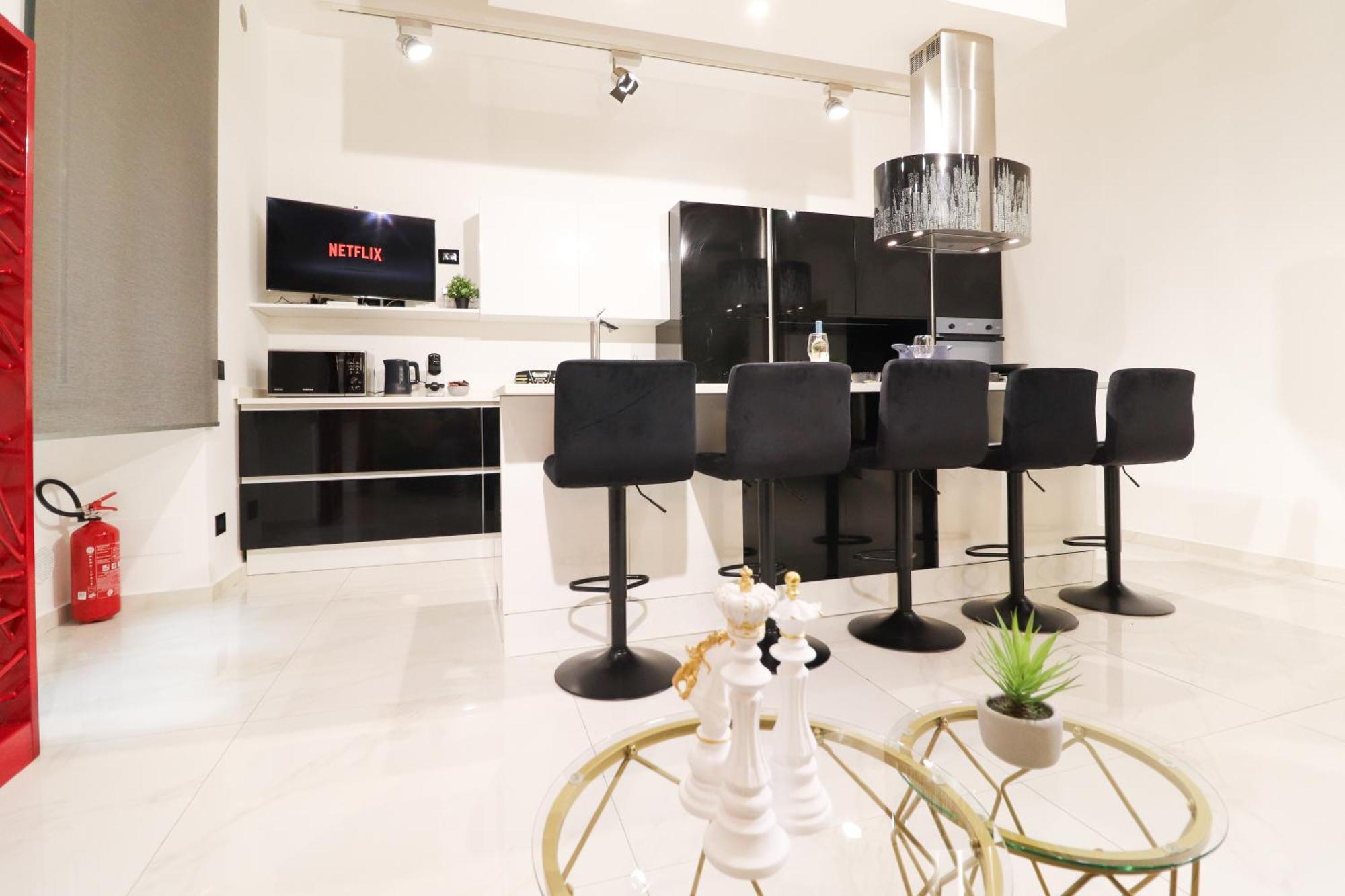 Flora- Loft Luxury - Tra Colosseo E Santa Maria Maggiore - Metro Apartment *