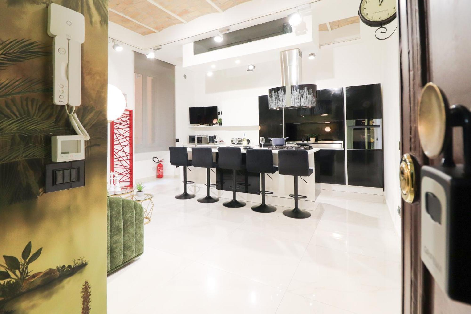 Flora- Loft Luxury - Tra Colosseo E Santa Maria Maggiore - Metro Apartment Rome