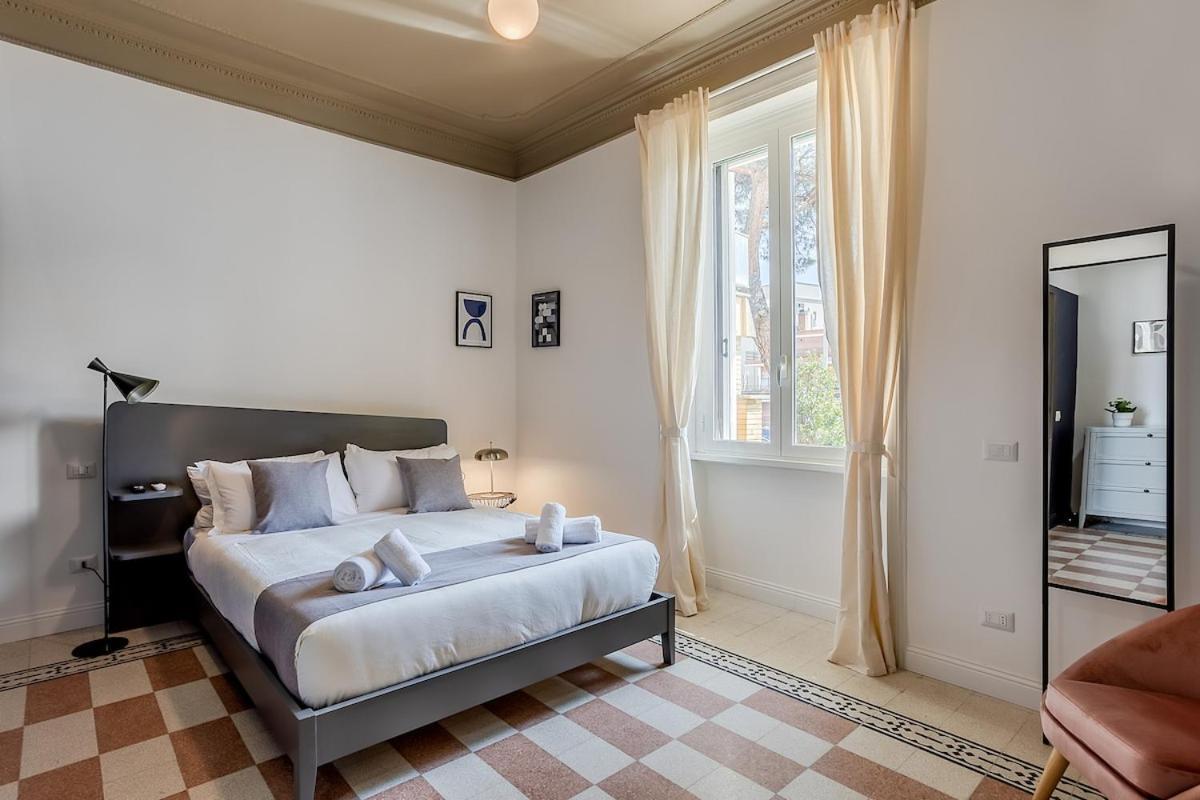 Flowers - Grande Casa A Montesacro Apartment Rome