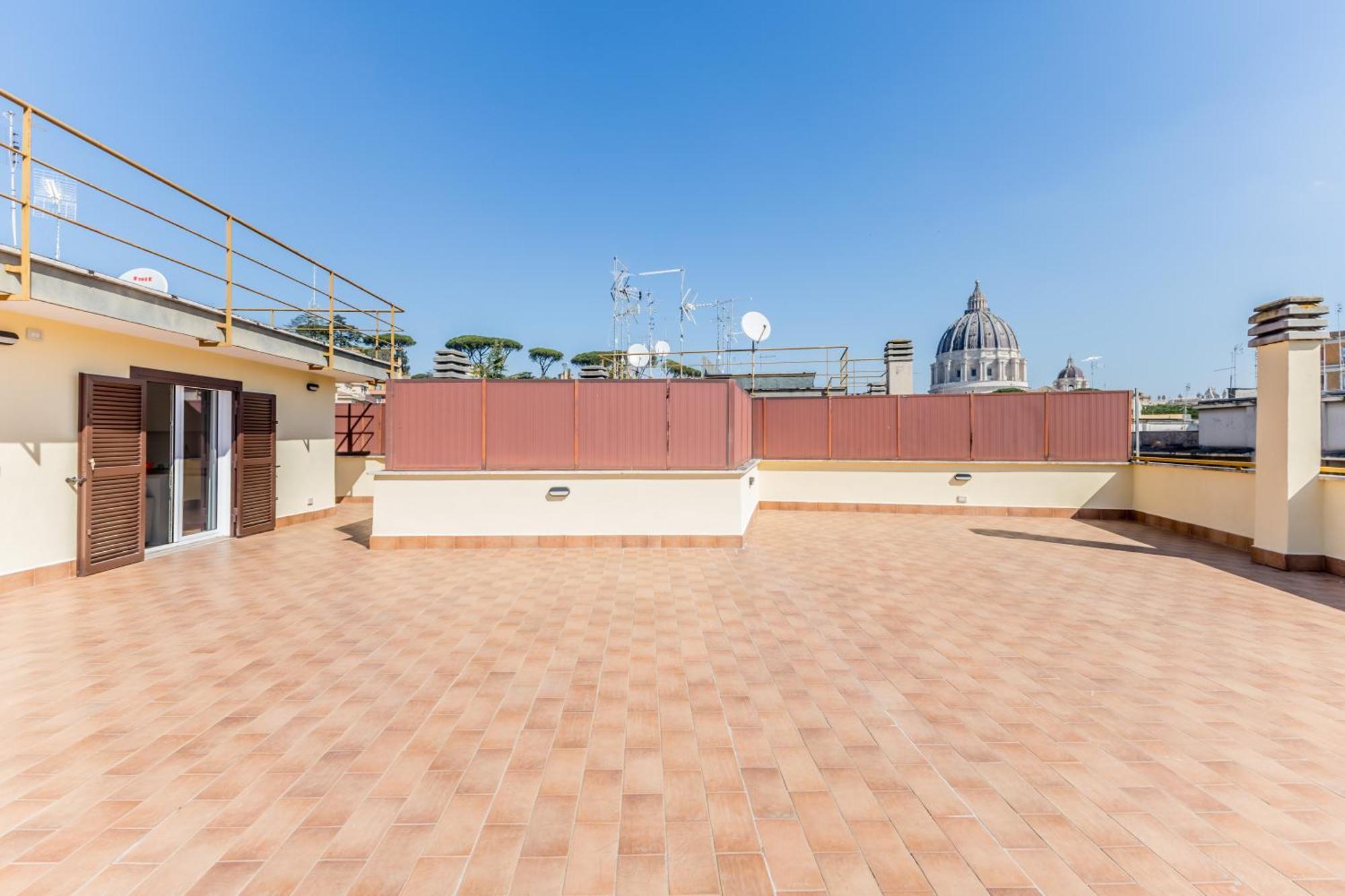 Sergio I - San Pietro Vatican Apartment