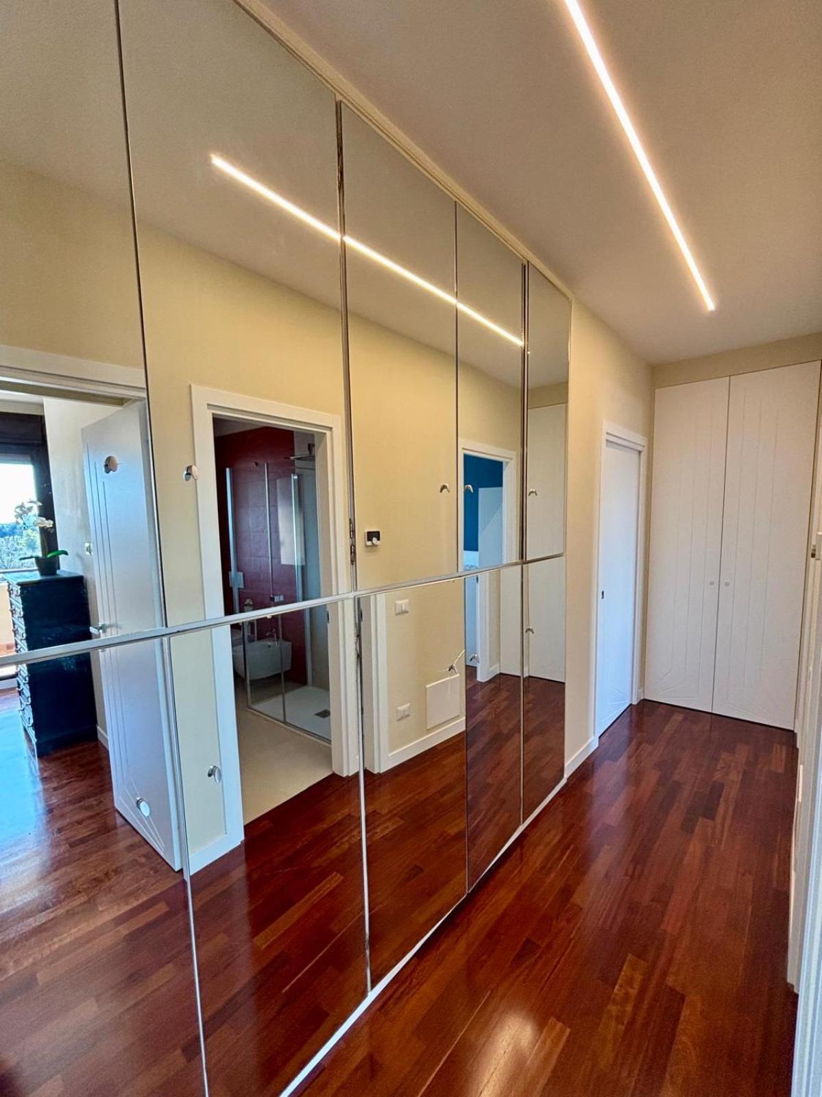 Stylish Spacious 3-bedroom Apartment, Open-space Kitchen, 3 Balconies! * Roma