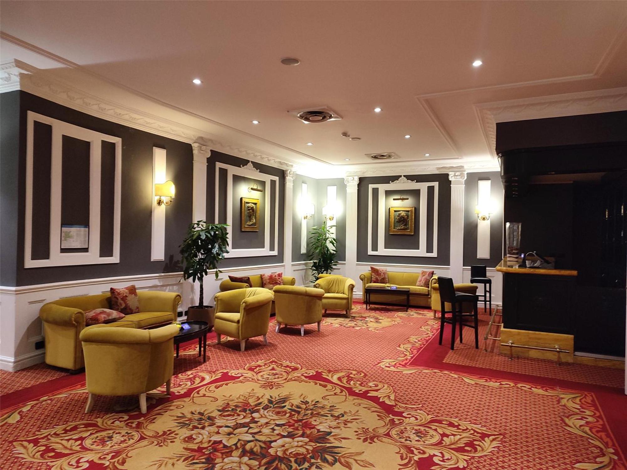 Radisson Blu Ghr 4*