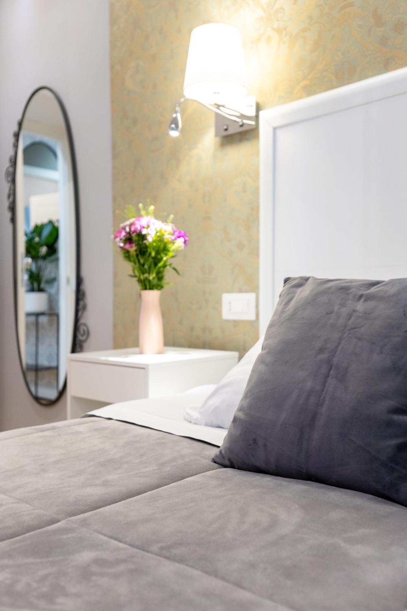 Bed And 2* Rome
