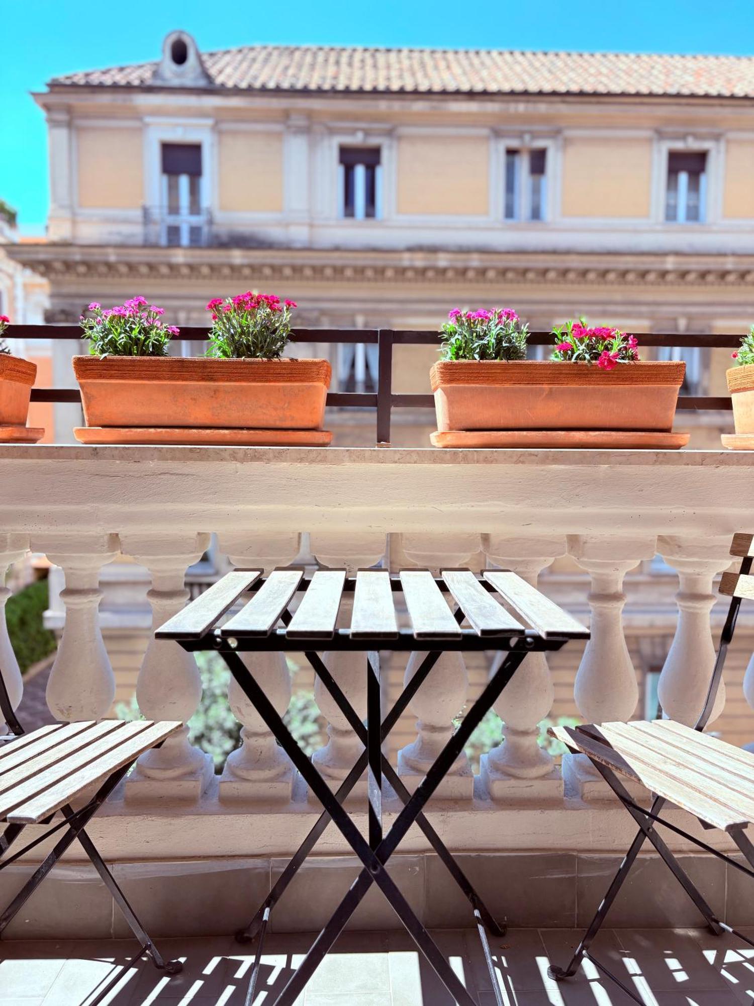 900 Piazza Del Popolo 3*