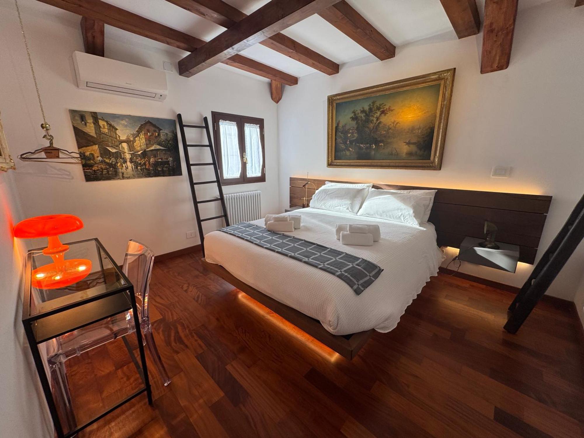 Domus Colosseum, Detached House Just Few Steps From The Colosseum Chalet Roma
