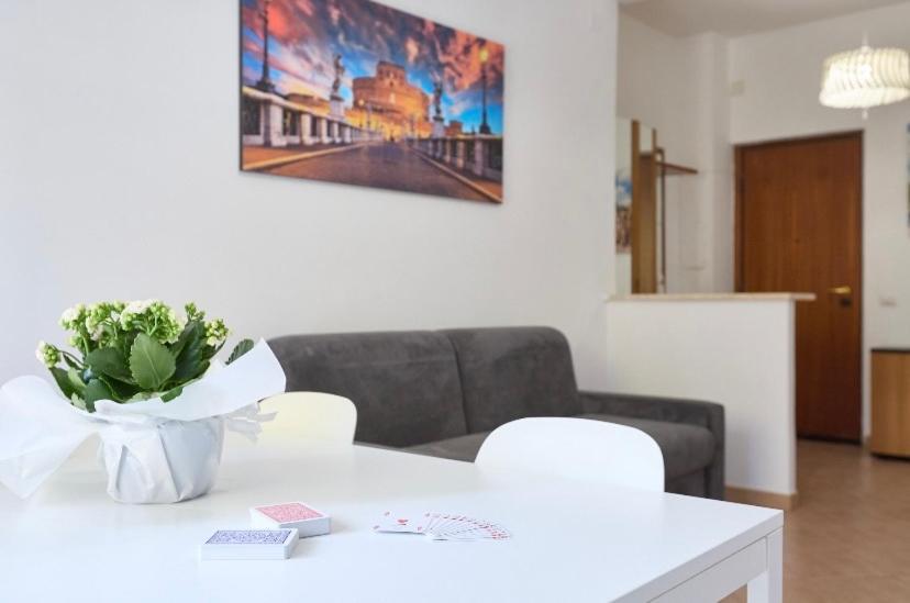 Apartment Metro Gardenie Rome