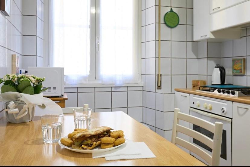 Metro Gardenie Apartment Rome