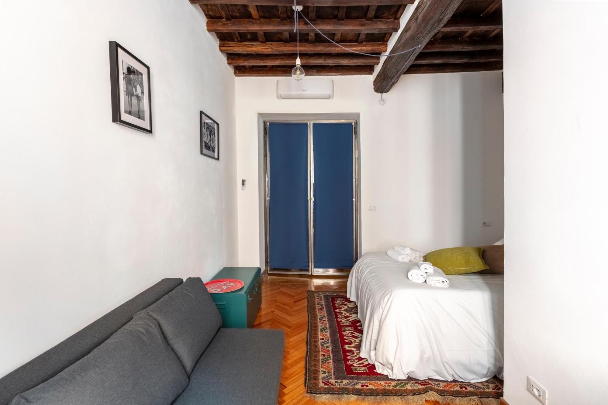 Trastevere 68 Stylish Apartment