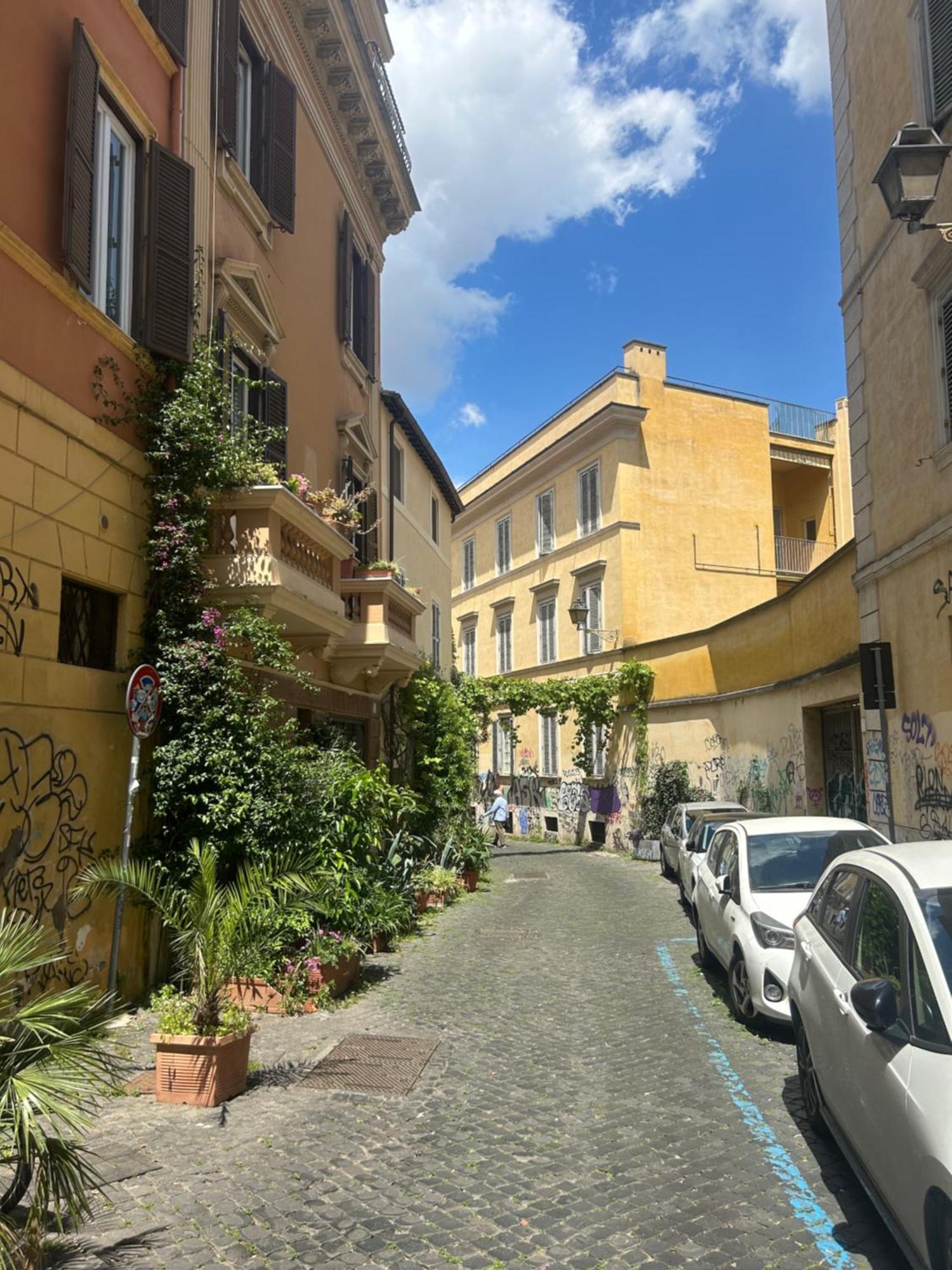 Guest house By Lina In Trastevere