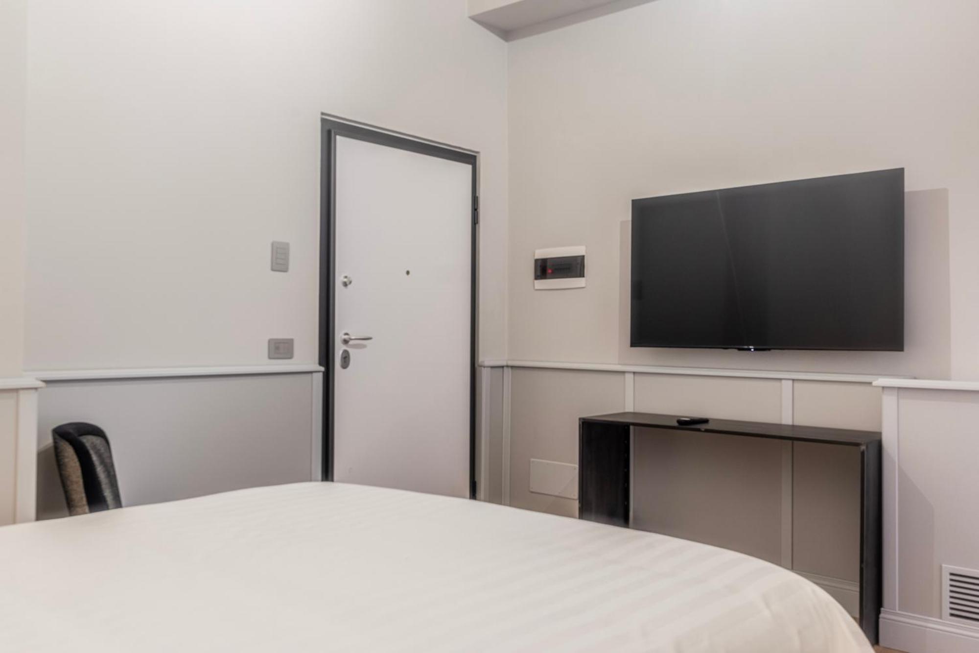 Spiriti 3, New Opening Piazza Di Pietra Apartment *