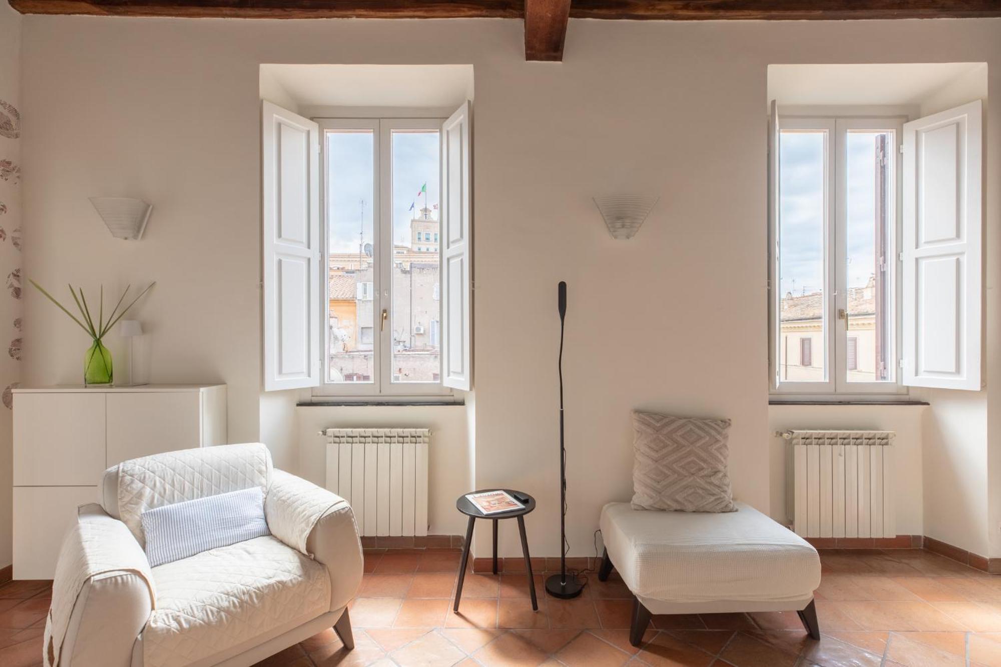 Iflat Trevi Charm, Elegant & Comfy Escape Apartment *