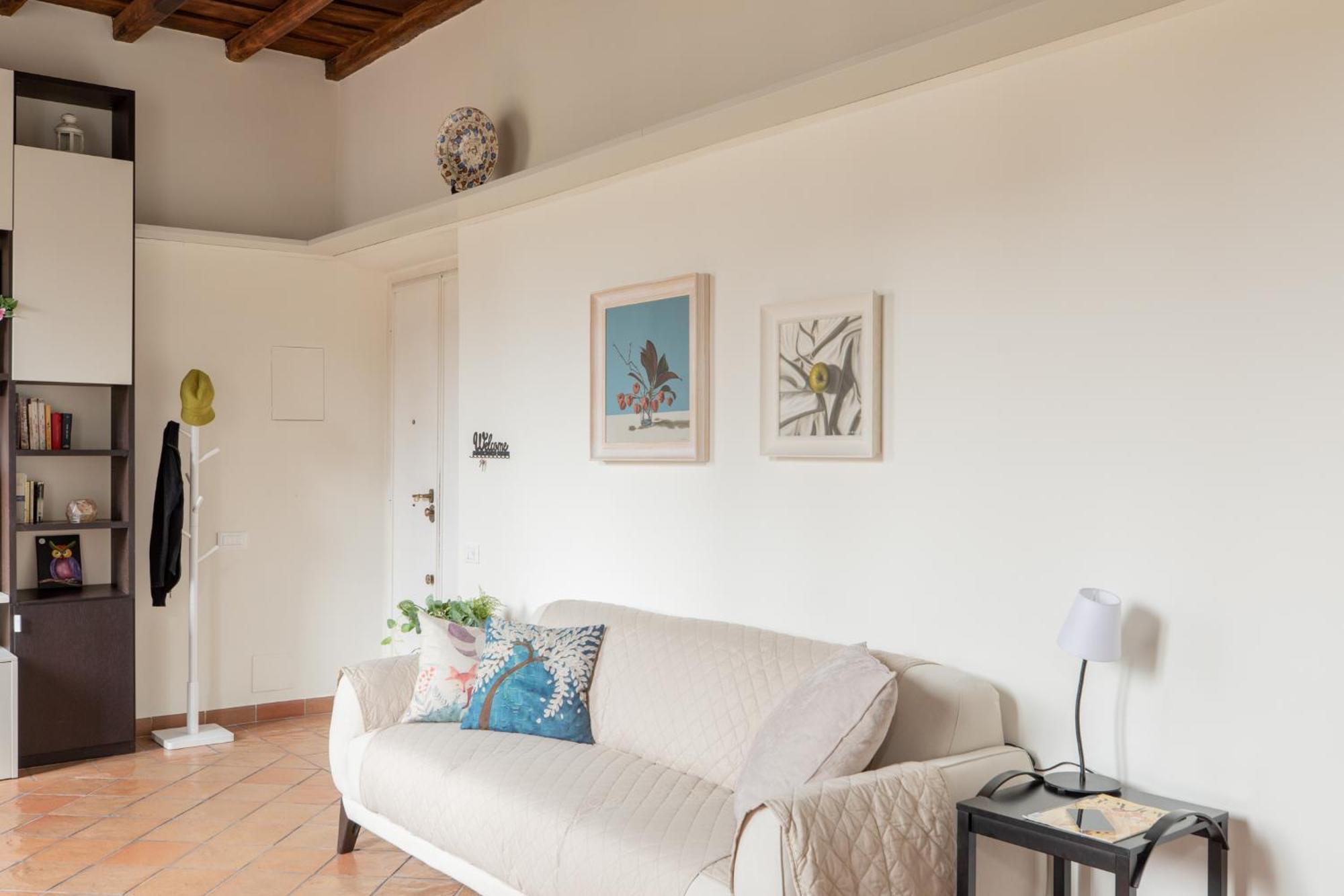Iflat Trevi Charm, Elegant & Comfy Escape Apartment