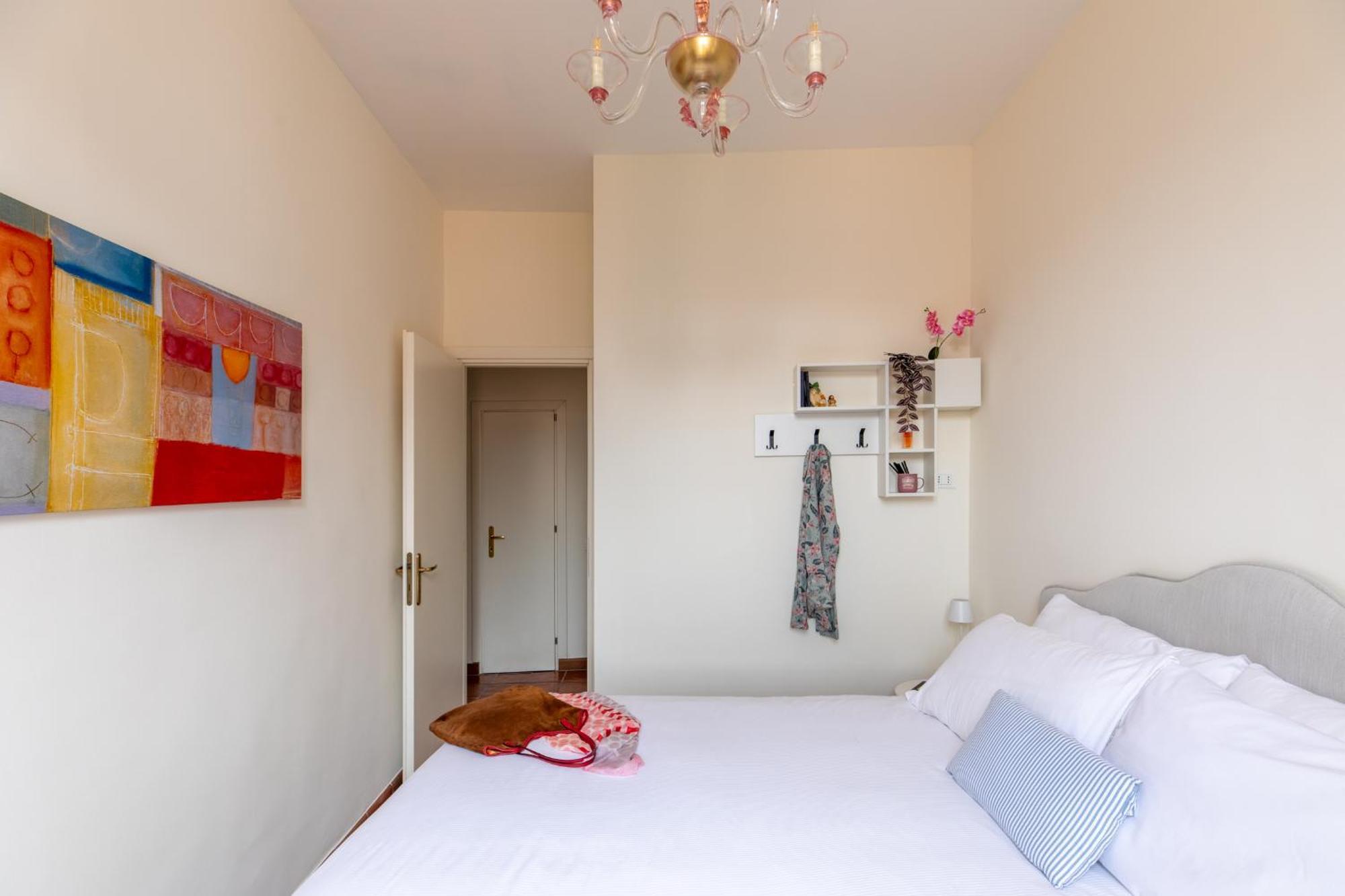 Iflat Trevi Charm, Elegant & Comfy Escape Apartment *