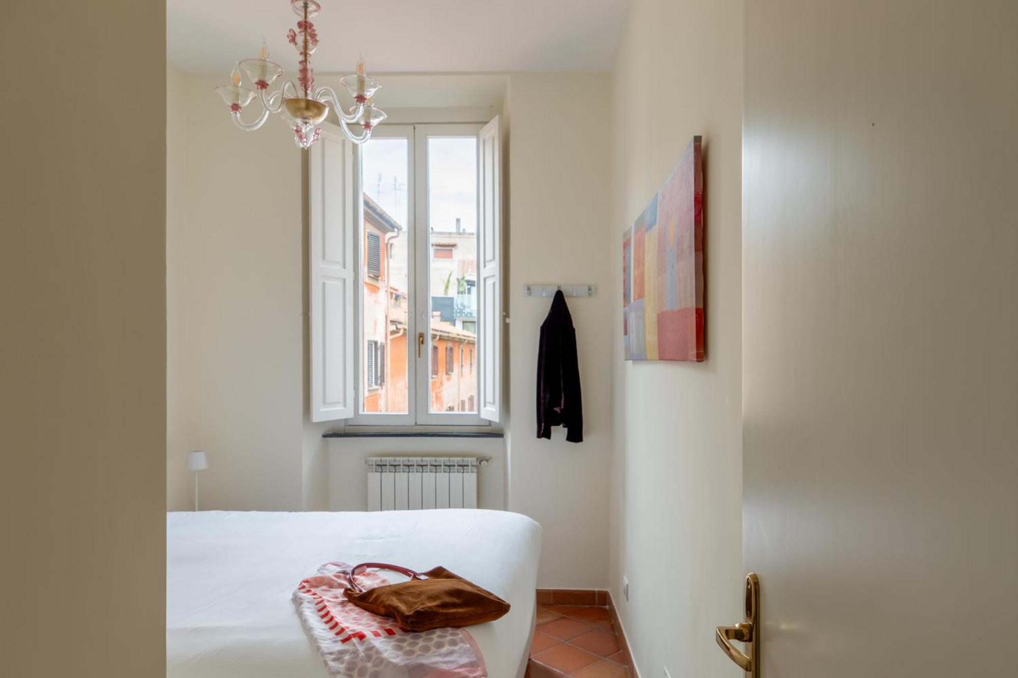 Iflat Trevi Charm, Elegant & Comfy Escape