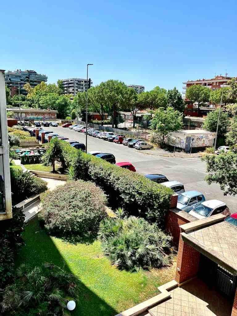 Life - New Eur Torrino Apartment