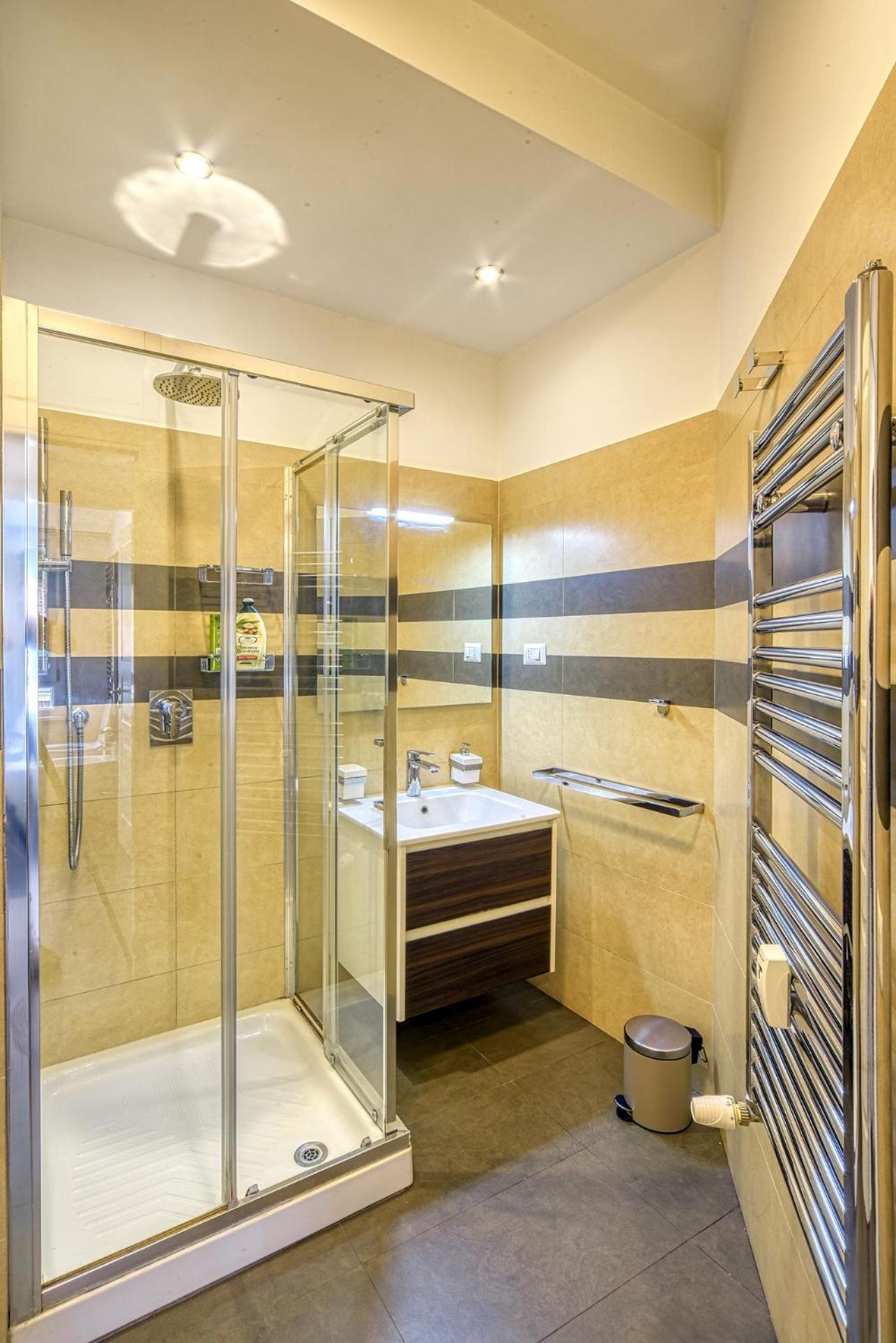 Vatican Domus Clavdia 2-bdr Apartment Rome