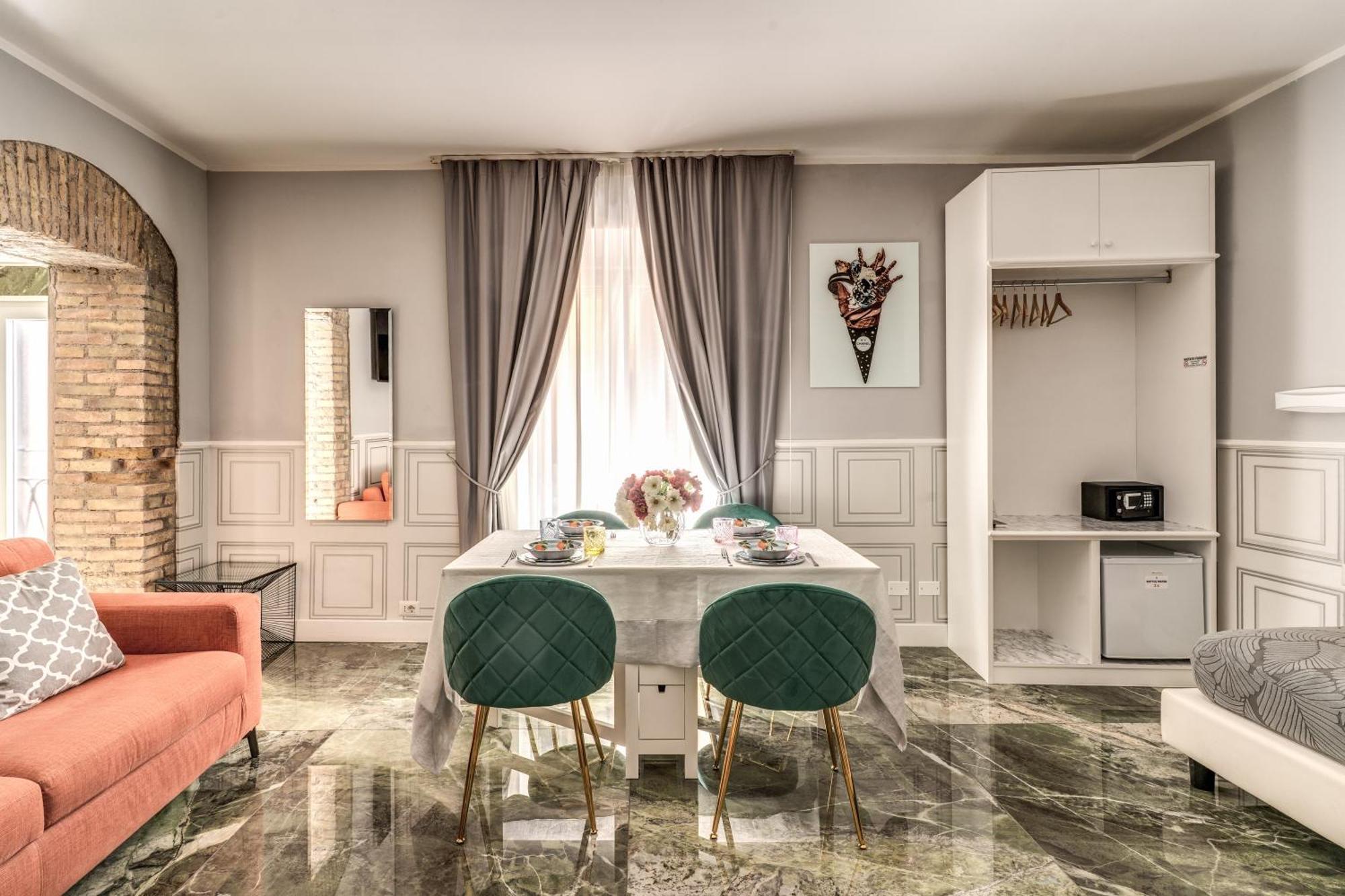 Spanish Step Dream & Cozy Casa Guest house