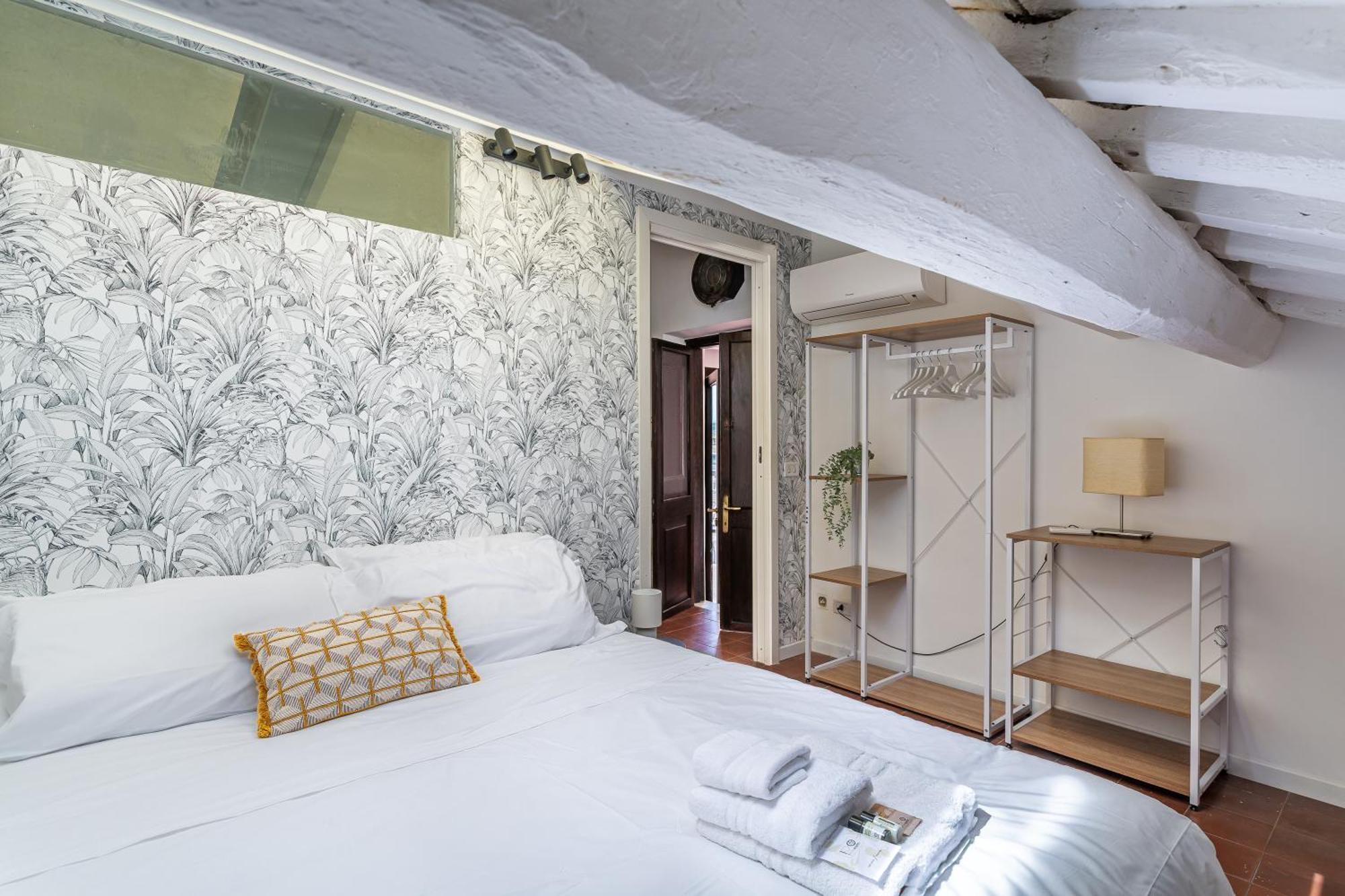 Iflat Pantheon & La Dolce Skyline Penthouse *