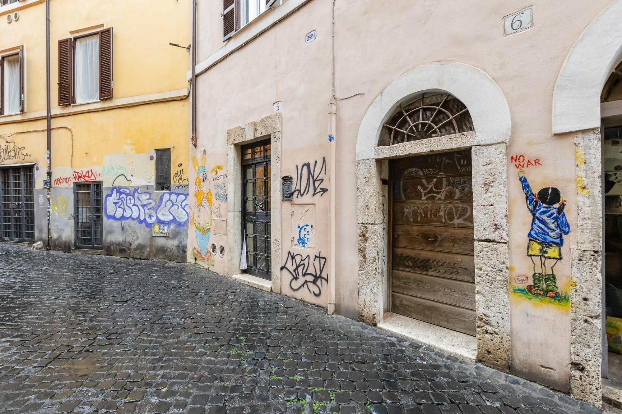 Trastevere One By Ghor *