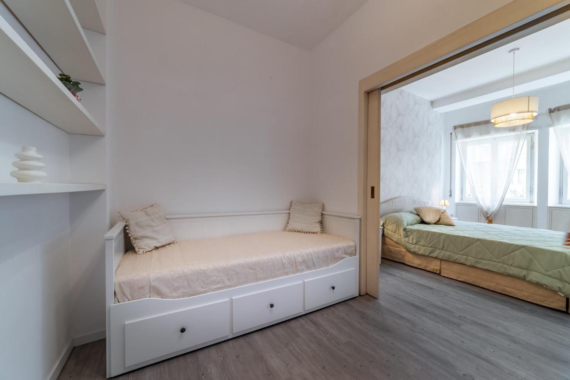 Vatican Shabby Double Bedrooms Apartment *
