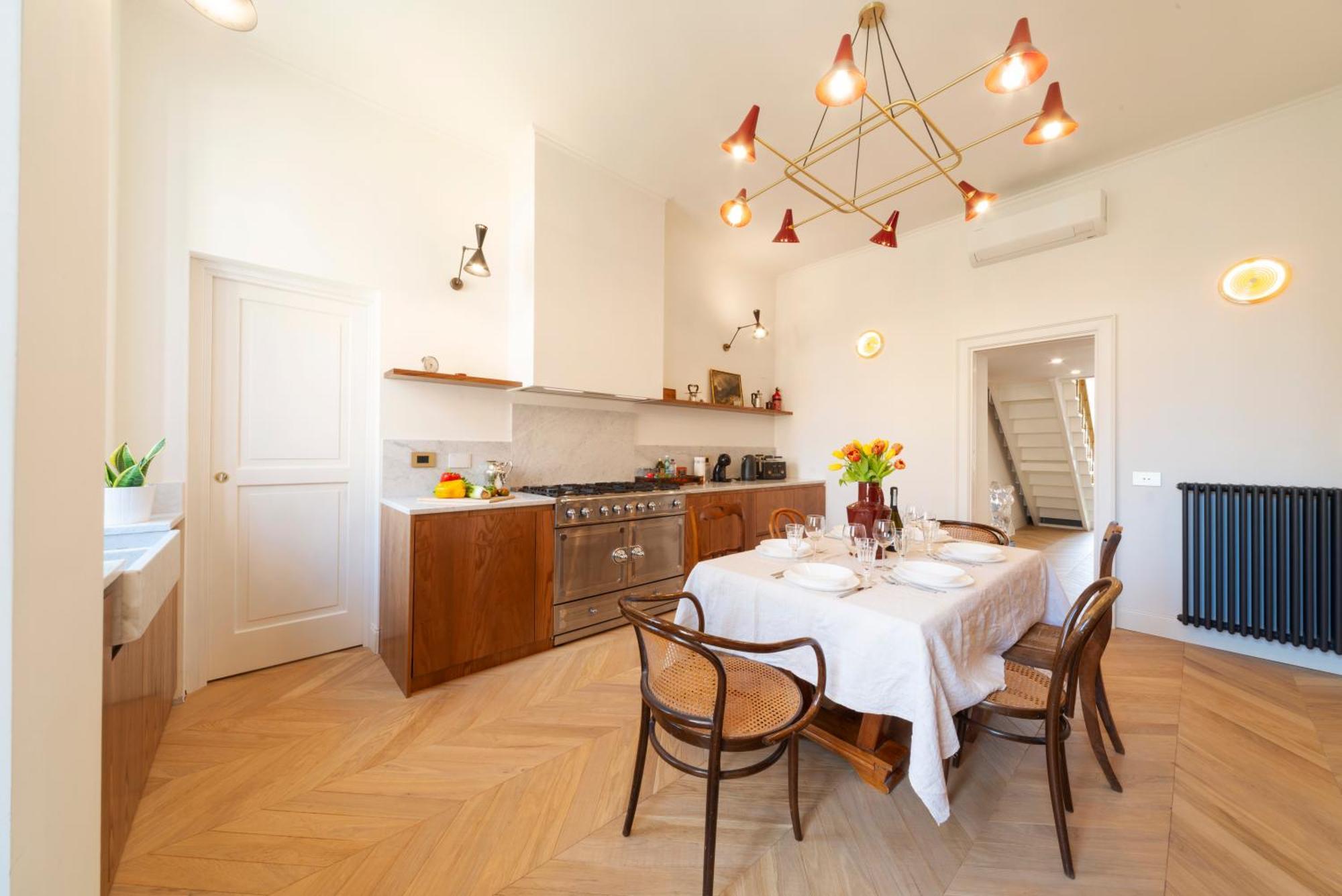 Timeless Elegance In Trastevere Apartment Rome