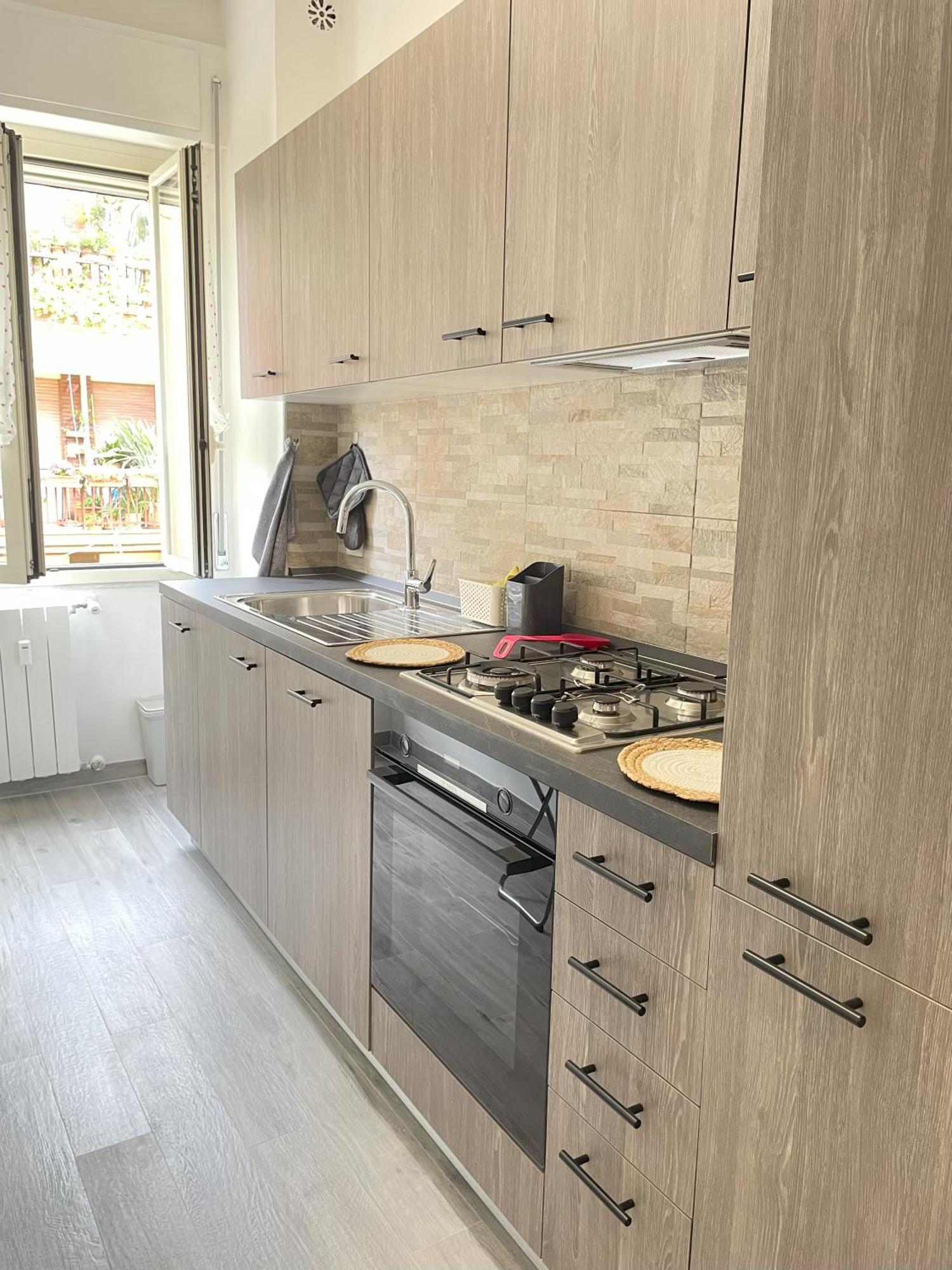 Moderno 85mq Con 2 Bagni E Posto Auto Privato Apartment