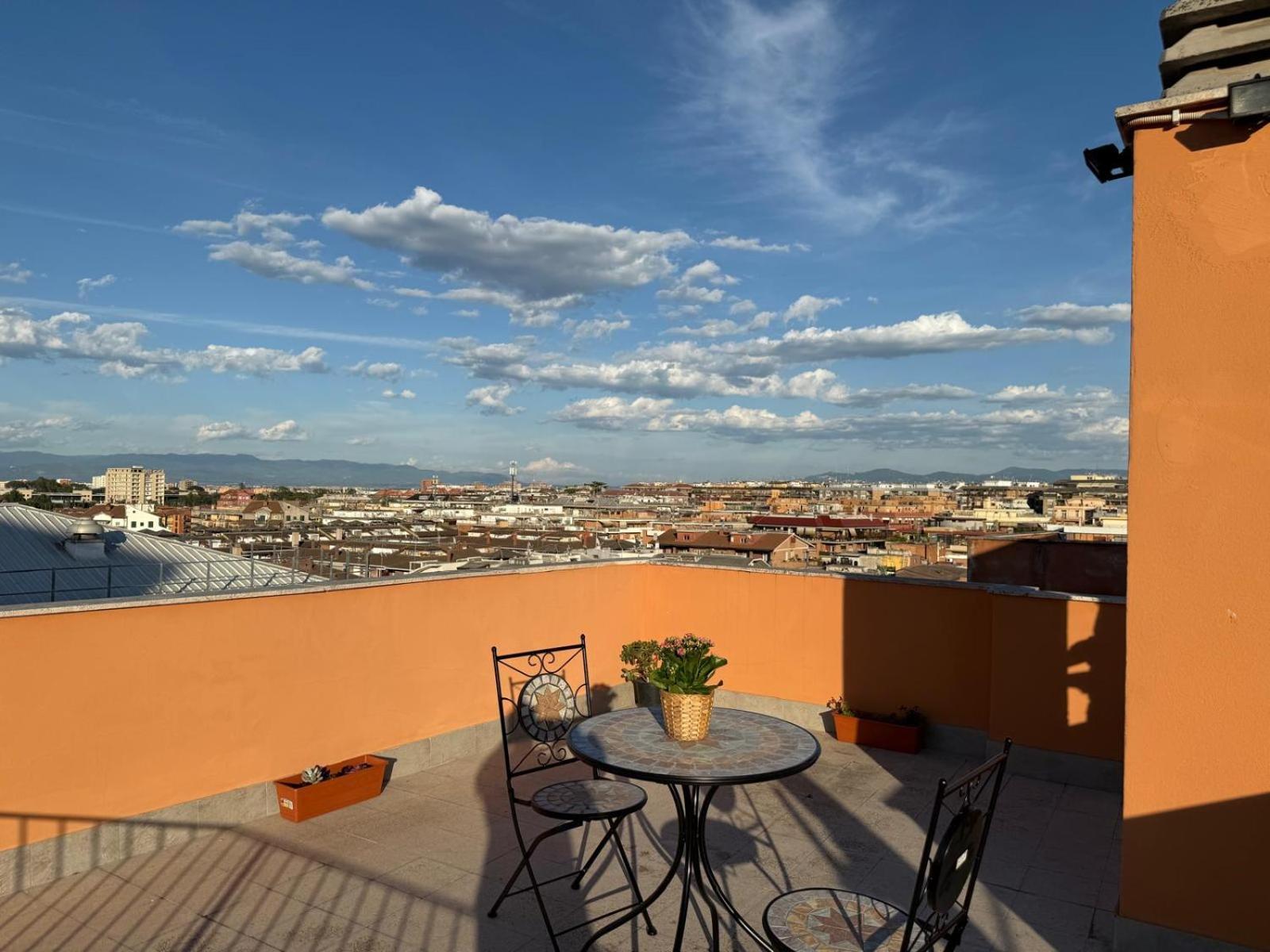 Tiburtina Apartment