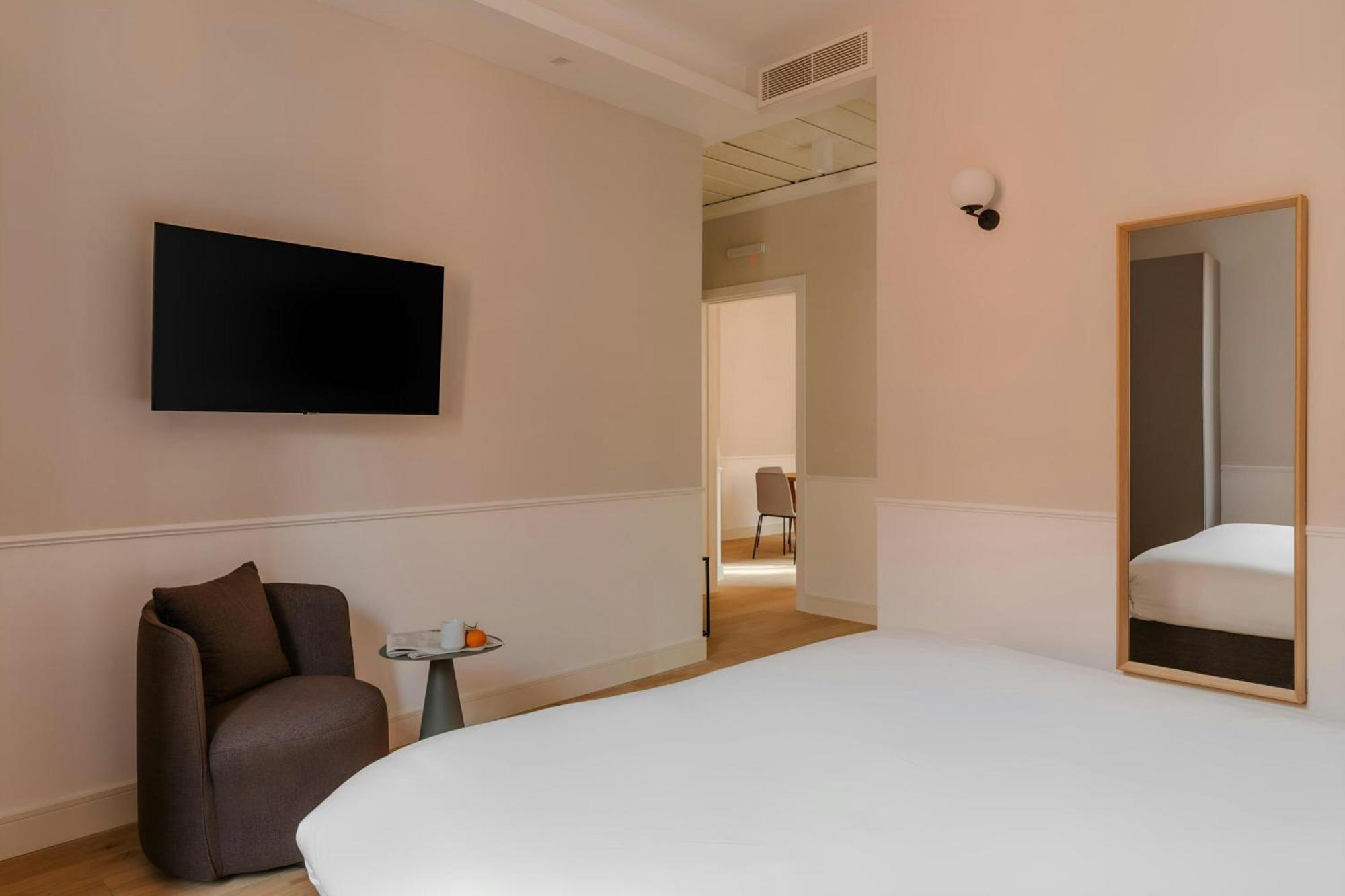 Sonder By Marriott Bonvoy Antinoo Apartments Piazza Del Parlamento Aparthotel Rome