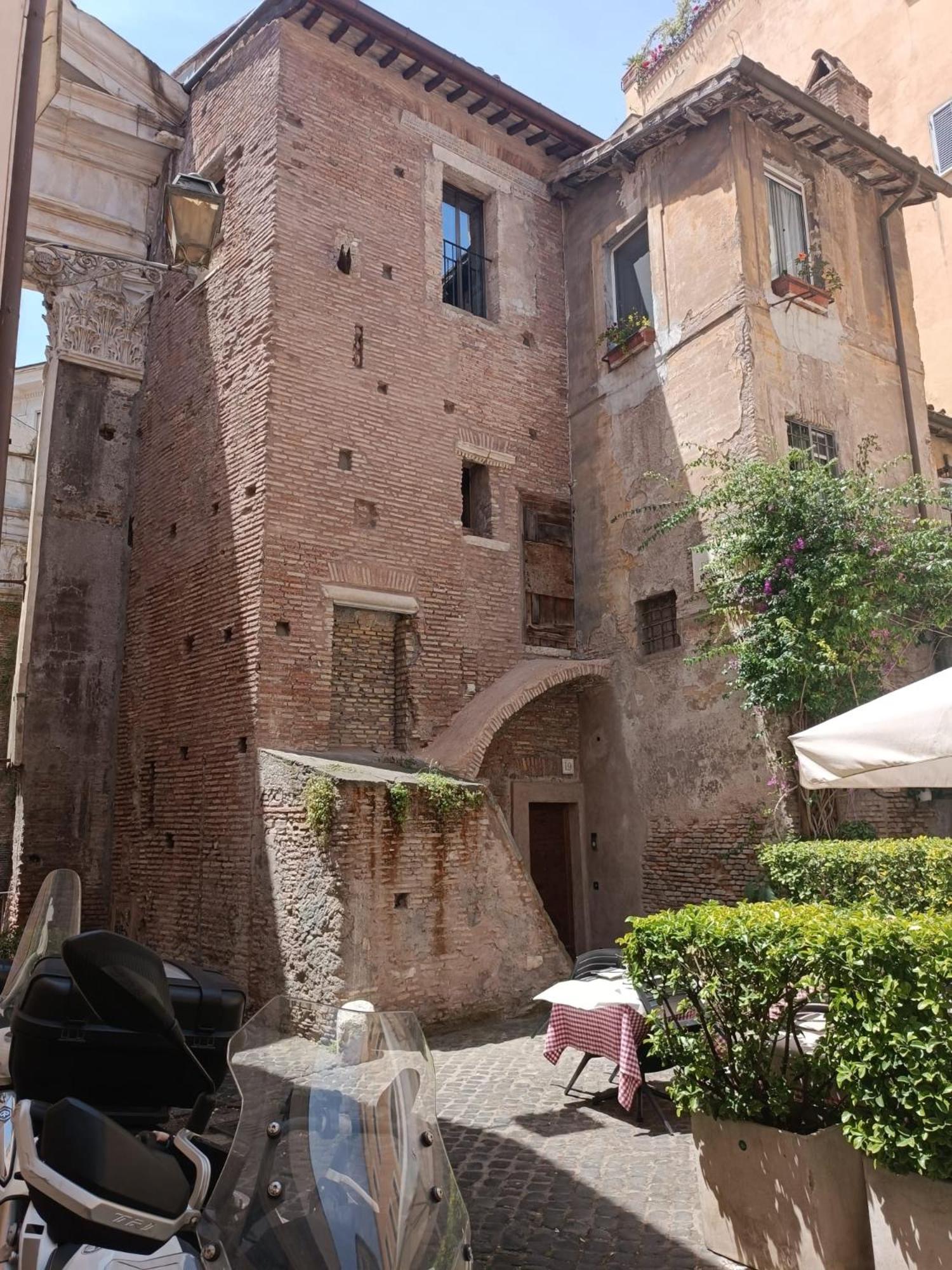 Ottavia Ghetto Apartment *