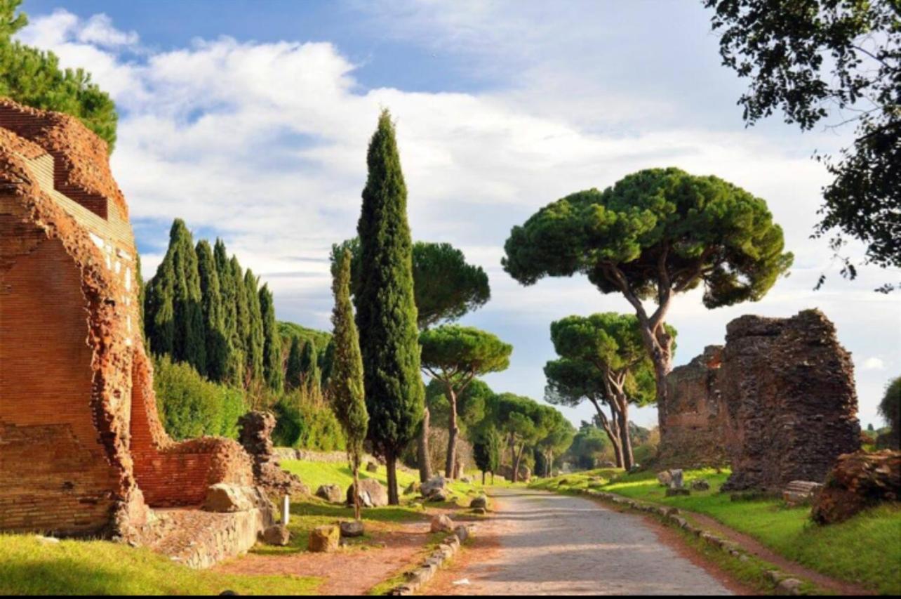 Appia Antica Apartment, Subway, Near Colosseum, Design & Comfort, Balcony