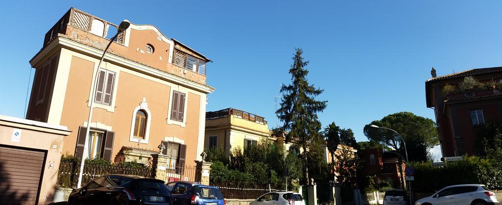 Holiday Home Roma Apartment *