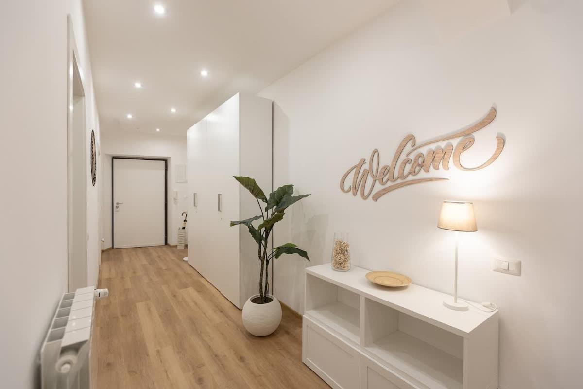 Apartment Colosseum Holidays - Three-bedroom Rome