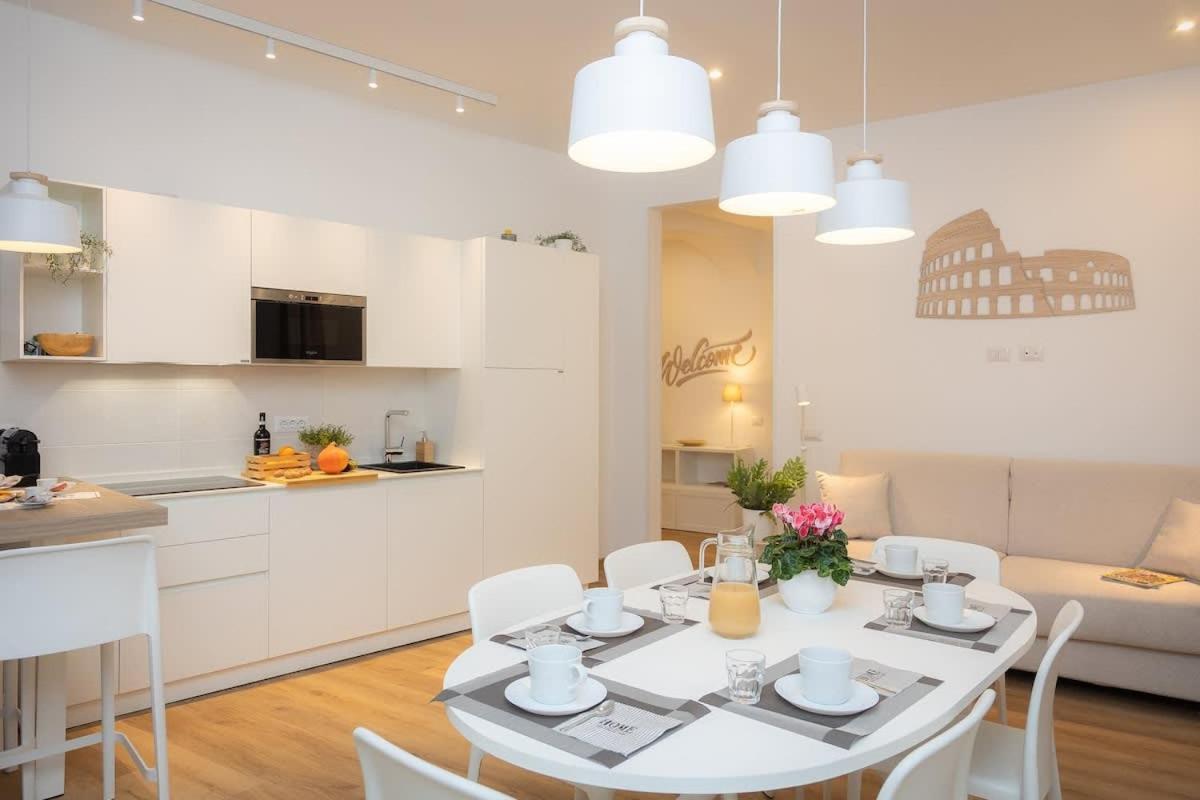 Colosseum Holidays - Three-bedroom * Rome