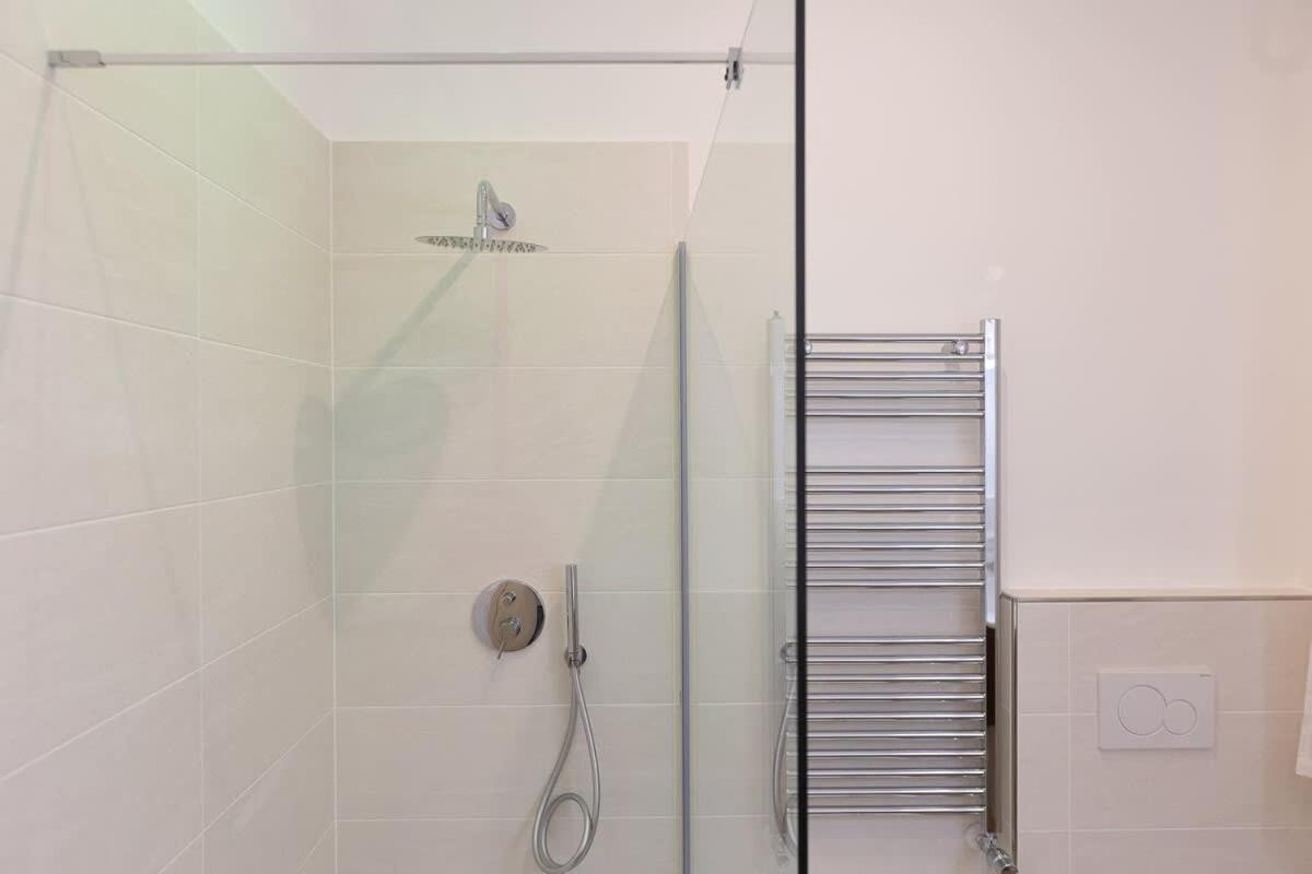 Apartment Colosseum Holidays - Three-bedroom Rome