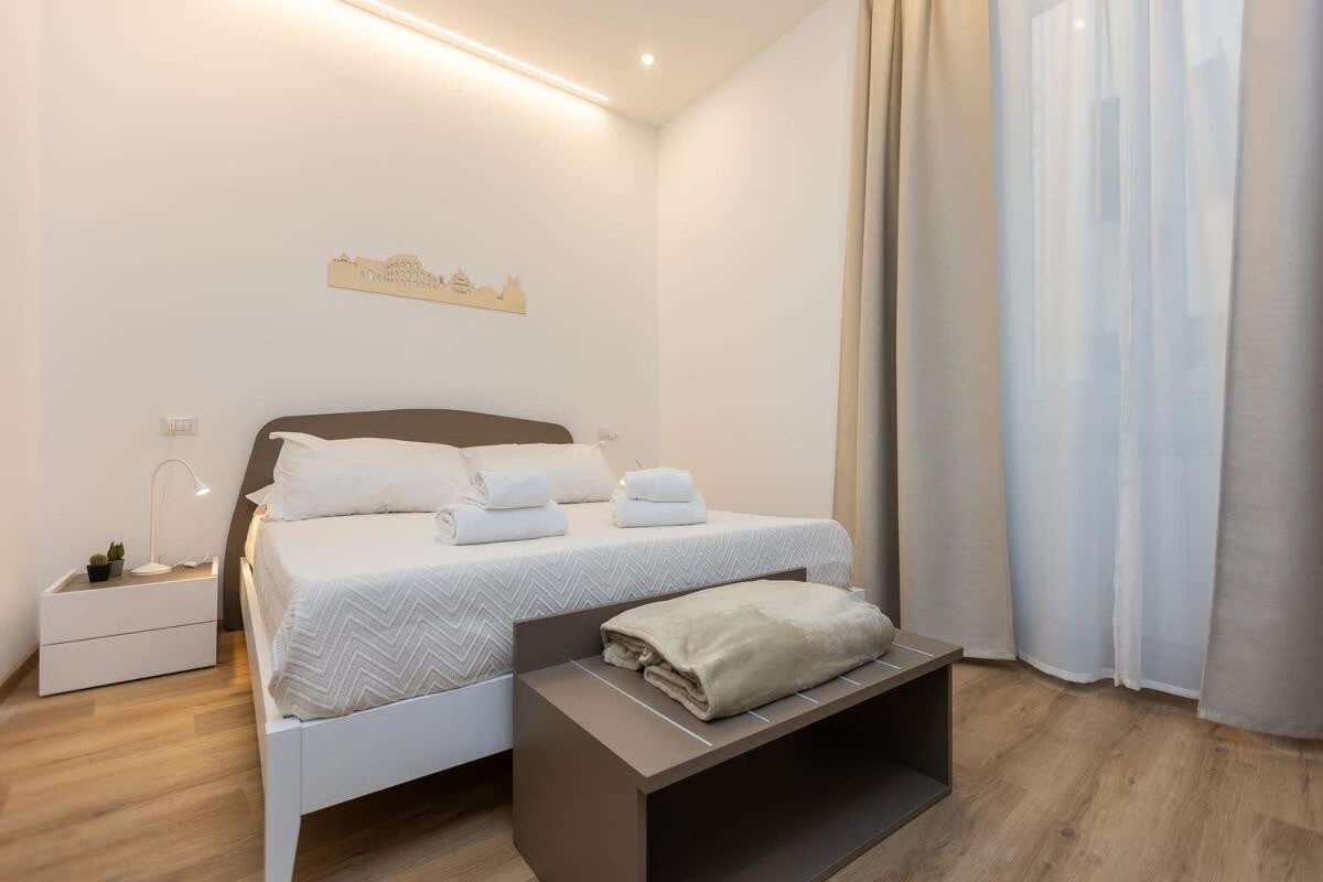 Colosseum Holidays - Three-bedroom Apartment