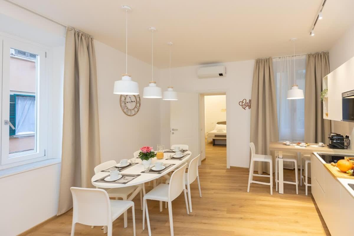 Apartment Colosseum Holidays - Three-bedroom Rome
