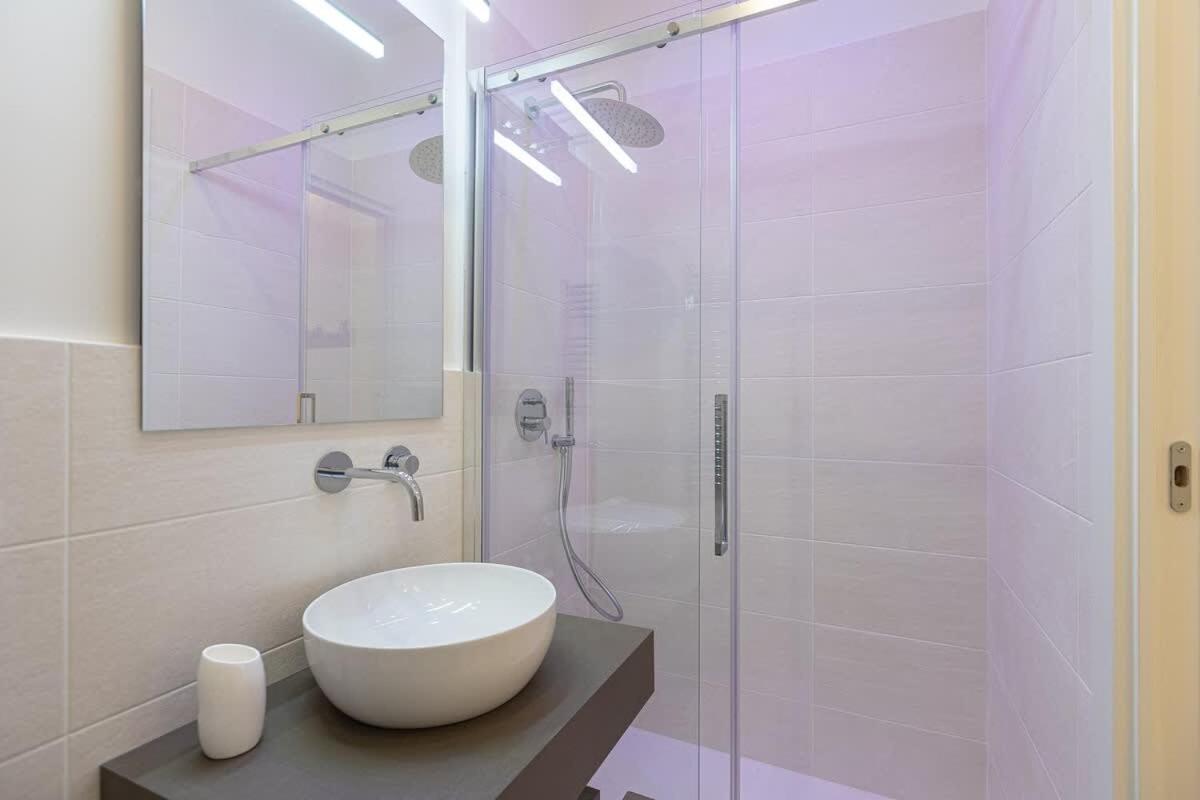 Colosseum Holidays - Three-bedroom Rome