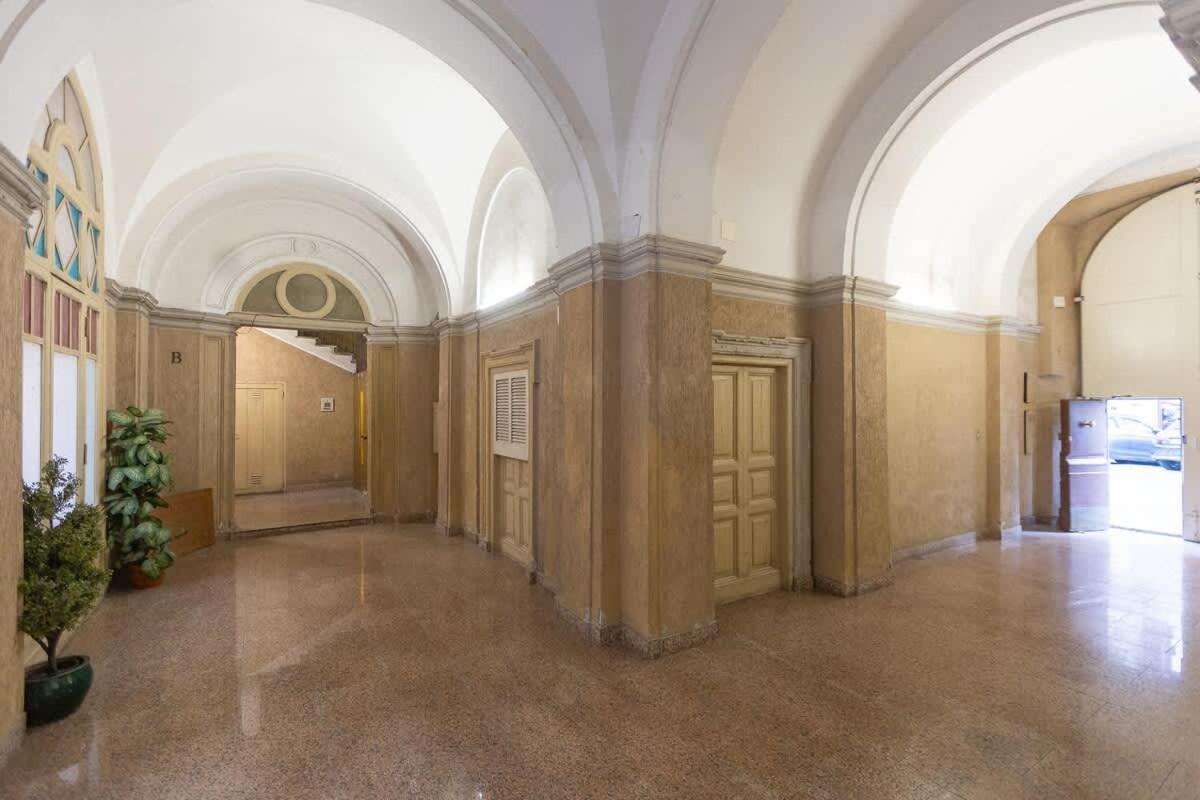 Colosseum Holidays - Three-bedroom Rome