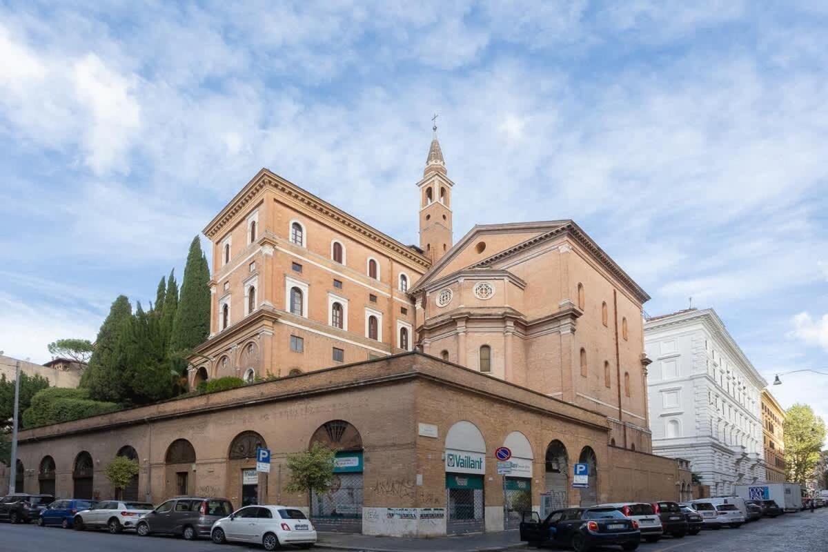 Colosseum Holidays - Three-bedroom * Rome