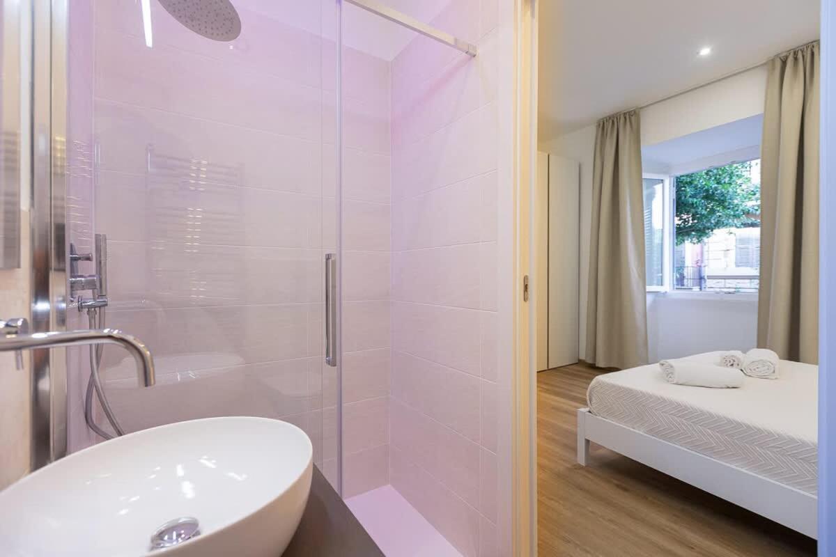Colosseum Holidays - Three-bedroom Apartment Rome