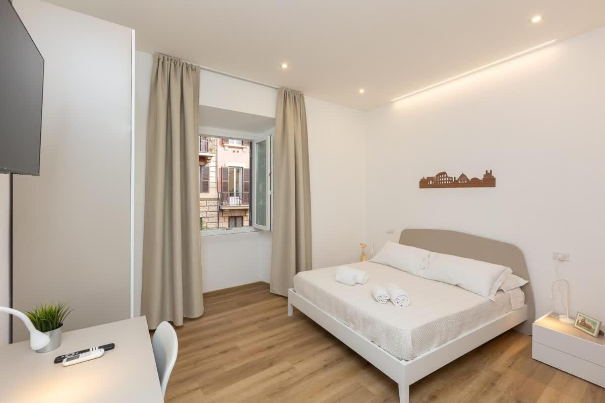 Colosseum Holidays - Three-bedroom
