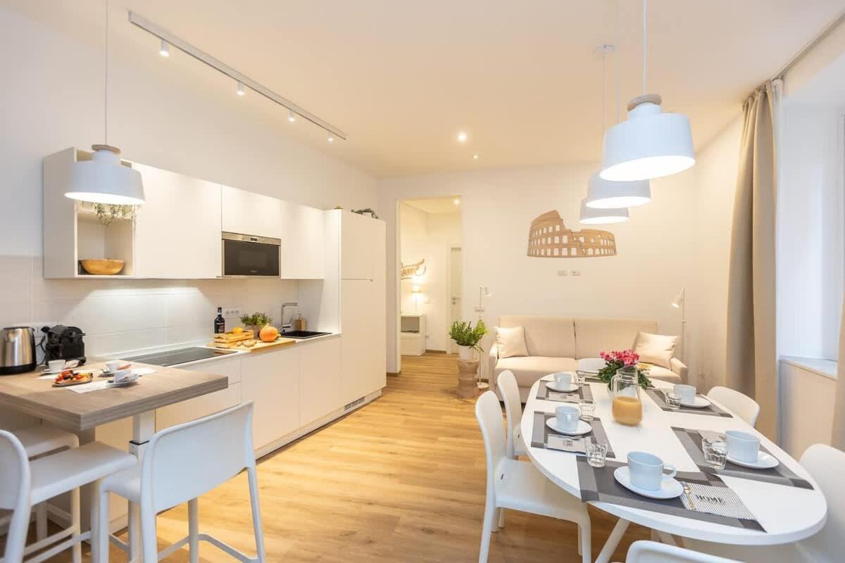 Colosseum Holidays - Three-bedroom Apartment