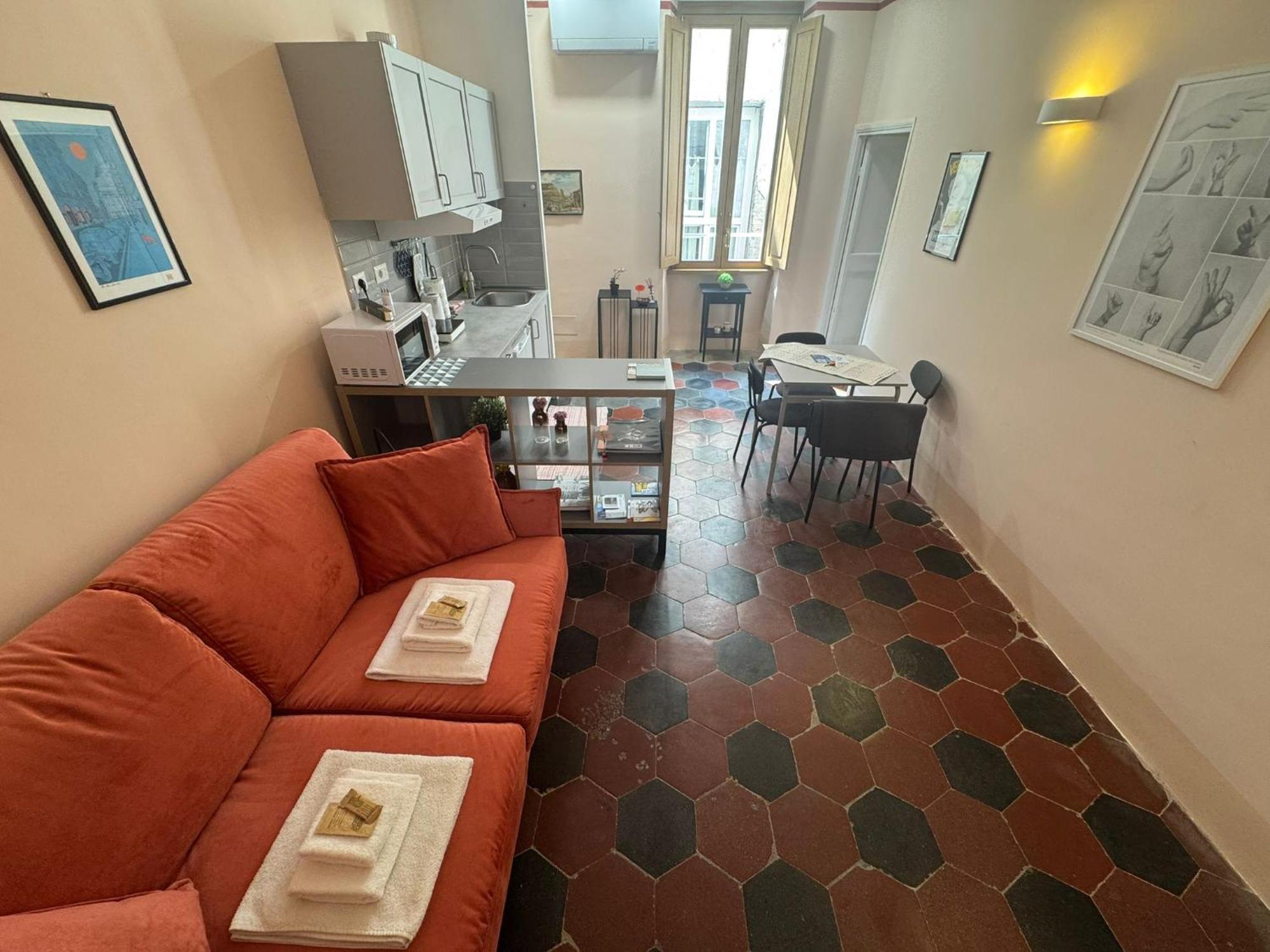 Le Due Torri In Rione Monti Rome