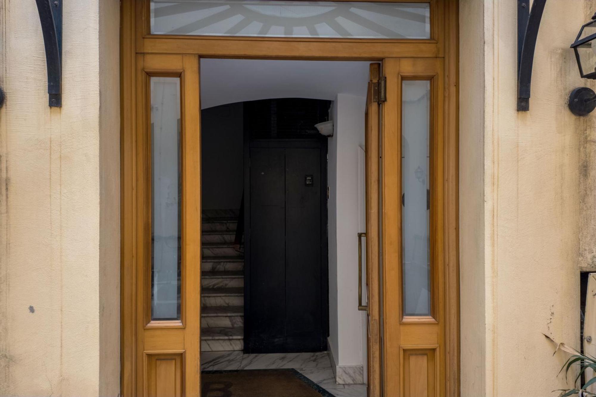 The Rent - Bright Flat Near San Pietro *