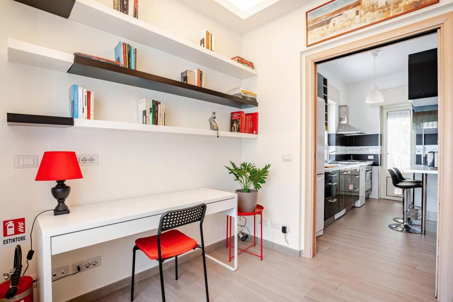 Gemelli - Black & White Loft Apartment *