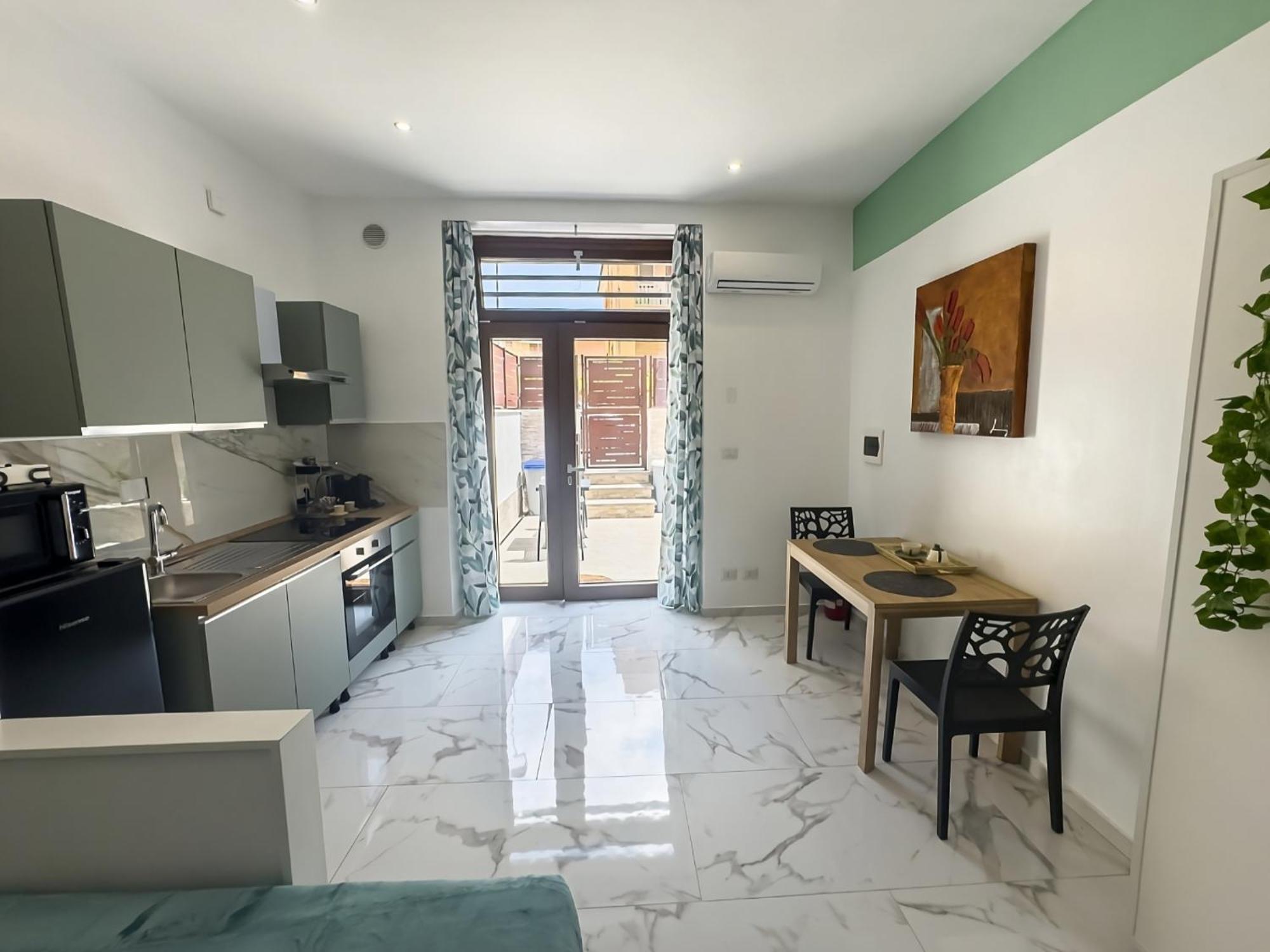 Apartment Lovely In 24 - 26 *