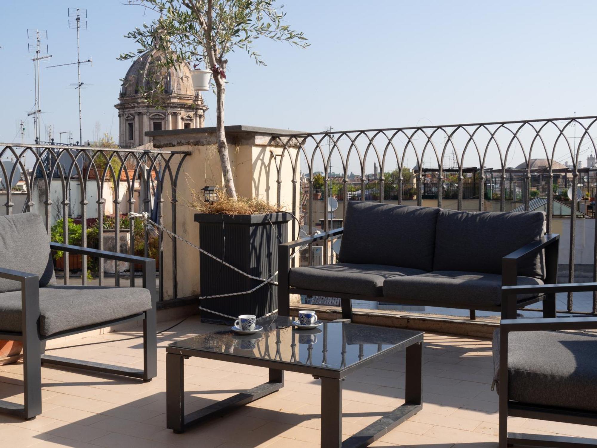 Terrace On The Monuments Of Apartment *