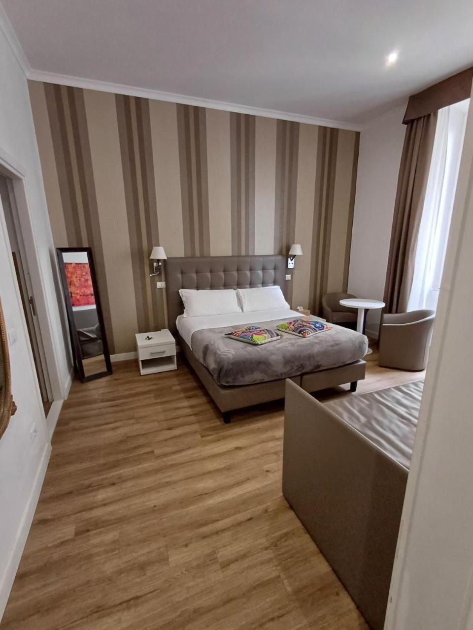 Triple Big Amazing View, For Two O Three Person, In Center Of Guest house *