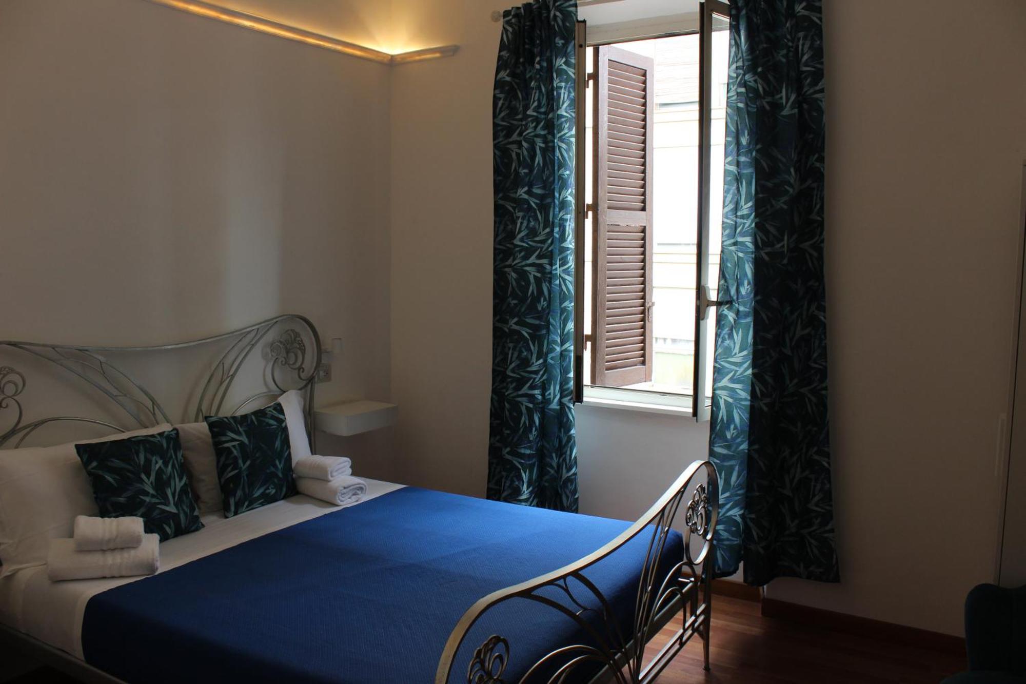Piramide Guest house *