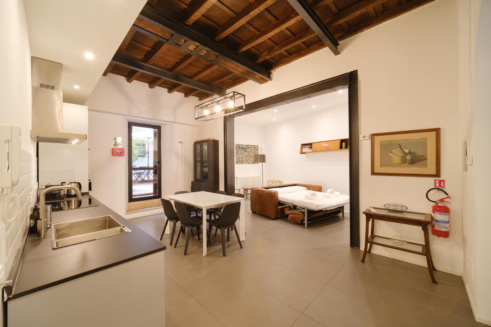 Golden House Buddyrent Apartment *
